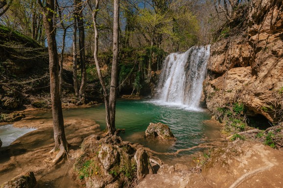 Raj za avanturiste: Ovo je najlepši vodopad istočne Srbije koji turisti tek otkrivaju