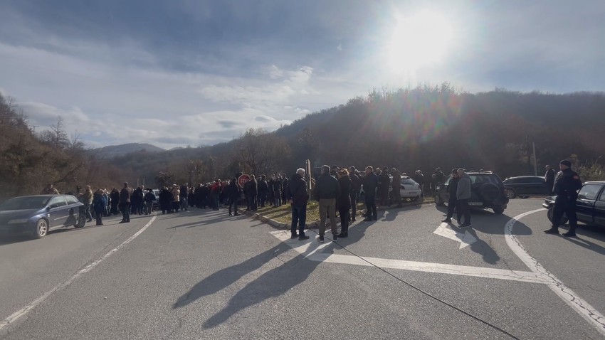 Meštani Vranške doline blokirali put kod Bijelog Polja