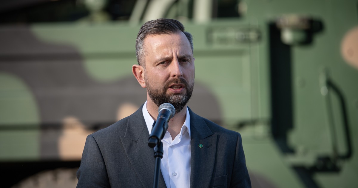Szef MON po eksplozji w Osikach. Wskazał 3 możliwości. "Tego nie możemy wykluczyć"
