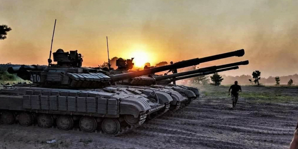 Na zdjęciu kolumna czołgów armii ukraińskiej podczas ofensywy w trakcie rosyjskiej inwazji.