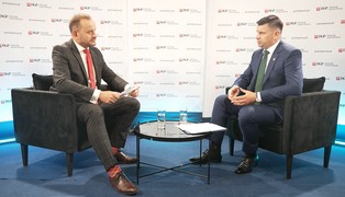 Rozmowa z Łukaszem Smółką podczas Krynica Forum 2024: Rozwój Małopolski – inwestycje i priorytety regionu