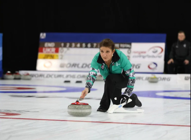 Susana Cole a Canadian is a teammate of her husband Tijani and together they are representing Nigeria in a world curling championship  (Canadian Broadcasting Corporation) 
