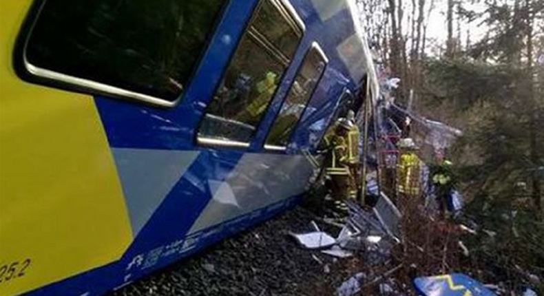 Eight dead, 150 hurt in train crash in Bavaria -police