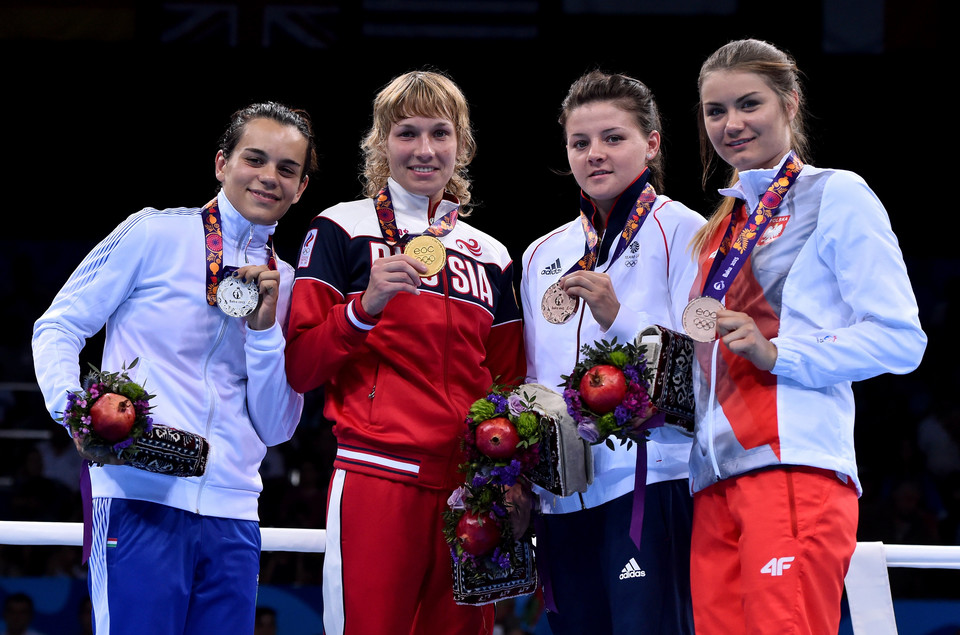 Aneta Rygielska (z prawej) (brązowy medal) - boks, kat. 64 kg