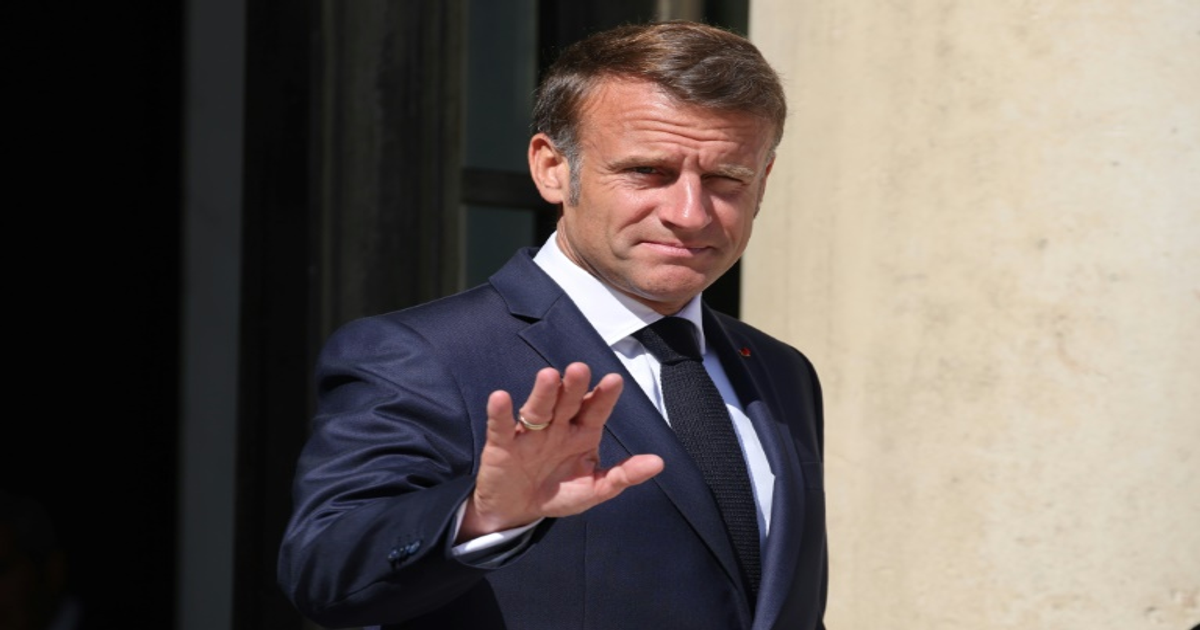 Macron visite Roquefort sur fond de guerre commerciale Trump