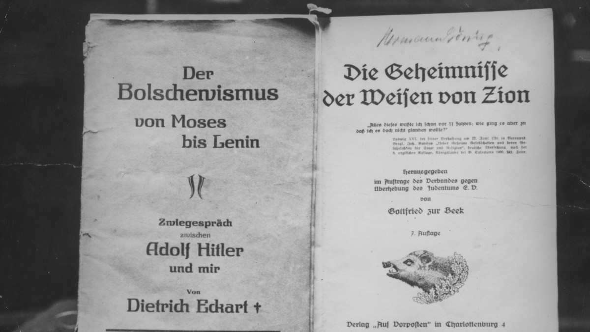 To jedno z największych fałszerstw w historii ludzkości. Stało się ono jednak inspiracją dla zbrodniczych planów Hitlera. Ten haniebny "podręcznik nienawiści" zmienił historię świata. Prawda wyszła na jaw 80 lat temu.