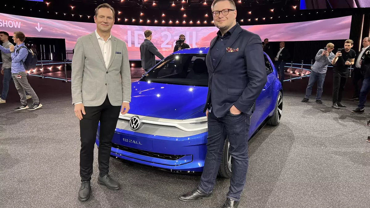 Premiera Volkswagena ID. 2all. Po lewej Thomas Schaefer, szef marki 