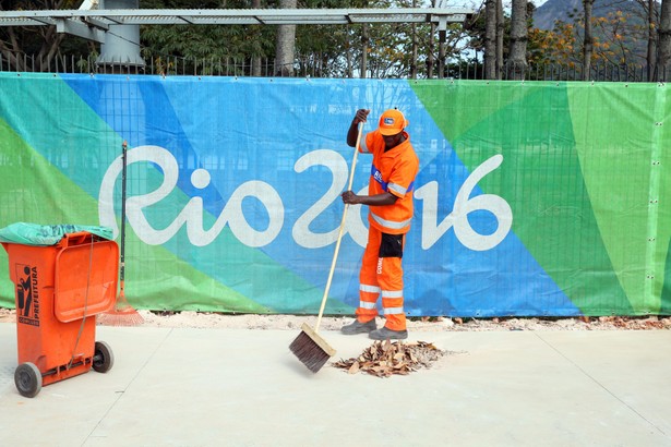 Wściekli kibice czekają w Rio de Janeiro godzinami na odbiór biletów