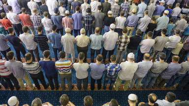 Francja: Masowa akcja "przeciw separatyzmowi". Celem 76 meczetów