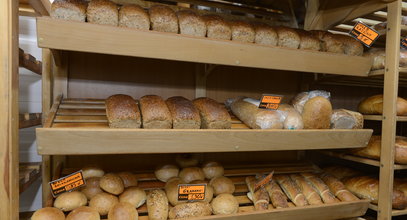 Sieć spożywcza ostrzega przed wysokimi cenami chleba. Prosi klientów o pomoc