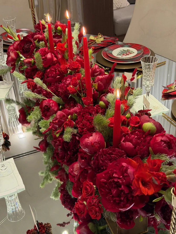 Božićna dekoracija u domu slavnog para