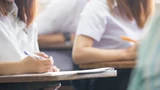 CKE: Maturę 2025 zdało 80 proc. maturzystów. Sierpniowa poprawka nie dla wszystkich