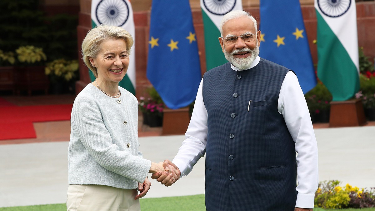 Ursula fon der Lajen, Narendra Modi