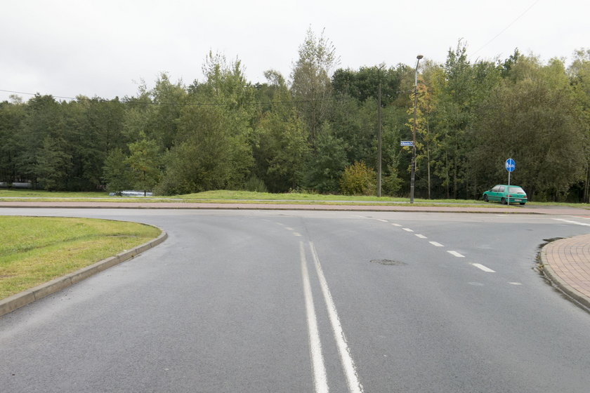 Tutaj zaczynać będzie się nowa droga. Zbieg z ul. Bażantów