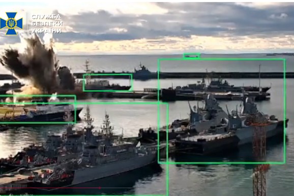 (VIDEO) UKRAJINA UNIŠTILA MOĆNU RUSKU PODMORNICU! "Ovo se desilo prvi put u istoriji": Podvodni dron u Crnom moru RAZNEO "CRNU RUPU"