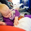Beba u avionu