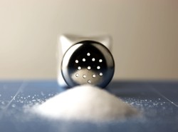 Nadal jemy za dużo soli. A to grozi otyłością i rakiem żołądka