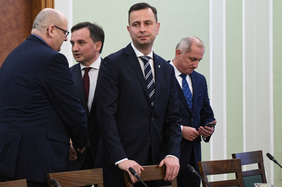 Władysław Kosiniak-Kamysz, w tle Zbigniew Ziobro