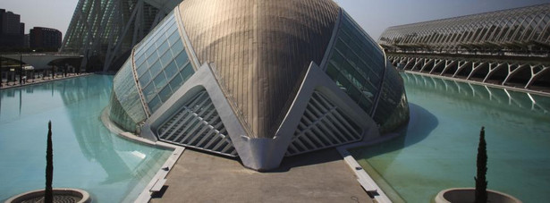 L'Hemisfèric - budynek z kompleksu Miasteczka Sztuki i Nauki w Walencji, mieszczący planetarium oraz kino IMAX 3D.
