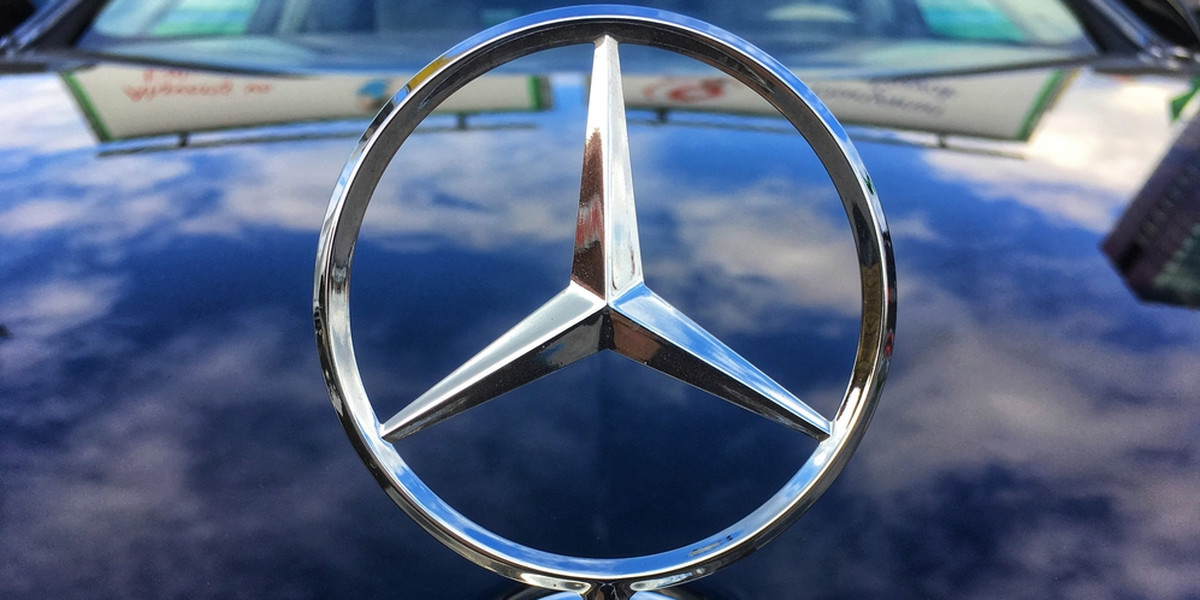 Daimler to właściciel takich marek jak Mercedes-Benz, Maybach i Smart