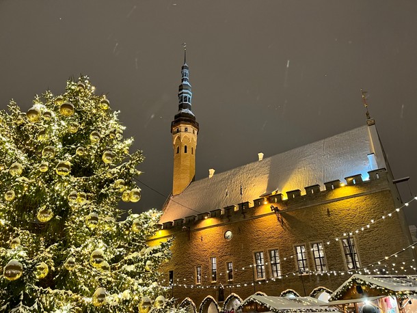 Jarmark bożonarodzeniowy w Tallinie