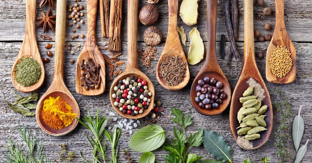 Zioła na obniżenie cholesterolu. Po jakie naturalne środki sięgać?