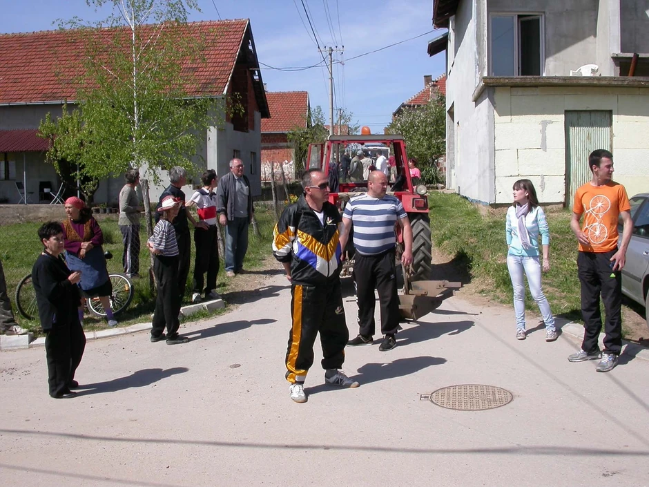 Meštani blokirali prilaz sokaku