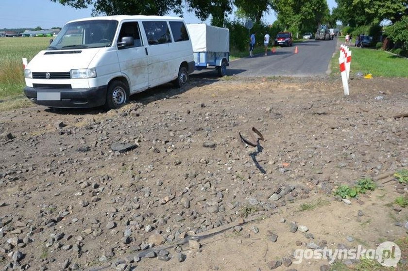 Pociąg wypadł z torów. Wagony leżą w rowie