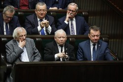 KO wygrywa, PiS traci poparcie. "Strategia obrażania przeciwników nie sprzedaje się"