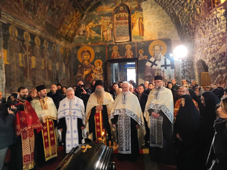 Oprostaj od mati Angeline