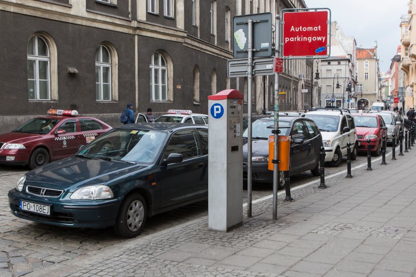 Komunikacja jak w weekend, a strefa działa normalnie