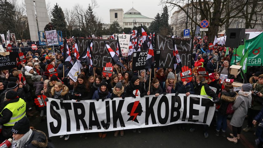 CZARNY PIATEK PROTEST PRZECIWNIKOW ZAOSTRZENIA PRAWA ABORCYJNEGO