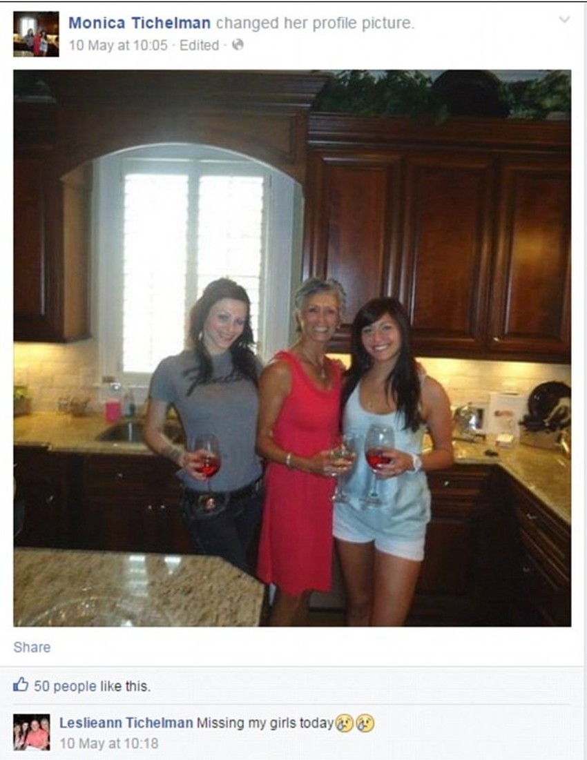 Sestra Monika objavila je fotografiju na Fejsbuku nekoliko dana pre suđenja