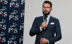 Fogiel: Chcemy powiązać wynagrodzenia polityków z wynagrodzeniami Polaków