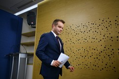 800 tys. euro za konsultacje? Rzecznik PiS: Sikorski powinien to wyjaśnić