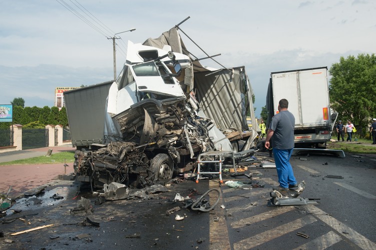 Gomulin. Zderzenie tirow na krajowej ósemce
