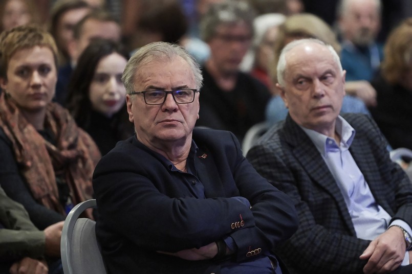 Prezes Stowarzyszenia Filmowców Polskich oraz członek Komitetu Organizacyjnego Festiwalu Polskich Filmów Fabularnych Jacek Bromski (L) i dyrektor festiwalu Leszek Kopeć (P) podczas konferencji po spotkaniu Gildii Reżyserów nt. propozycji reformy festiwalu, 18 bm. w Gdyni. Spotkanie odbyło się w ramach trwającego 44. Festiwalu Polskich Filmów Fabularnych.