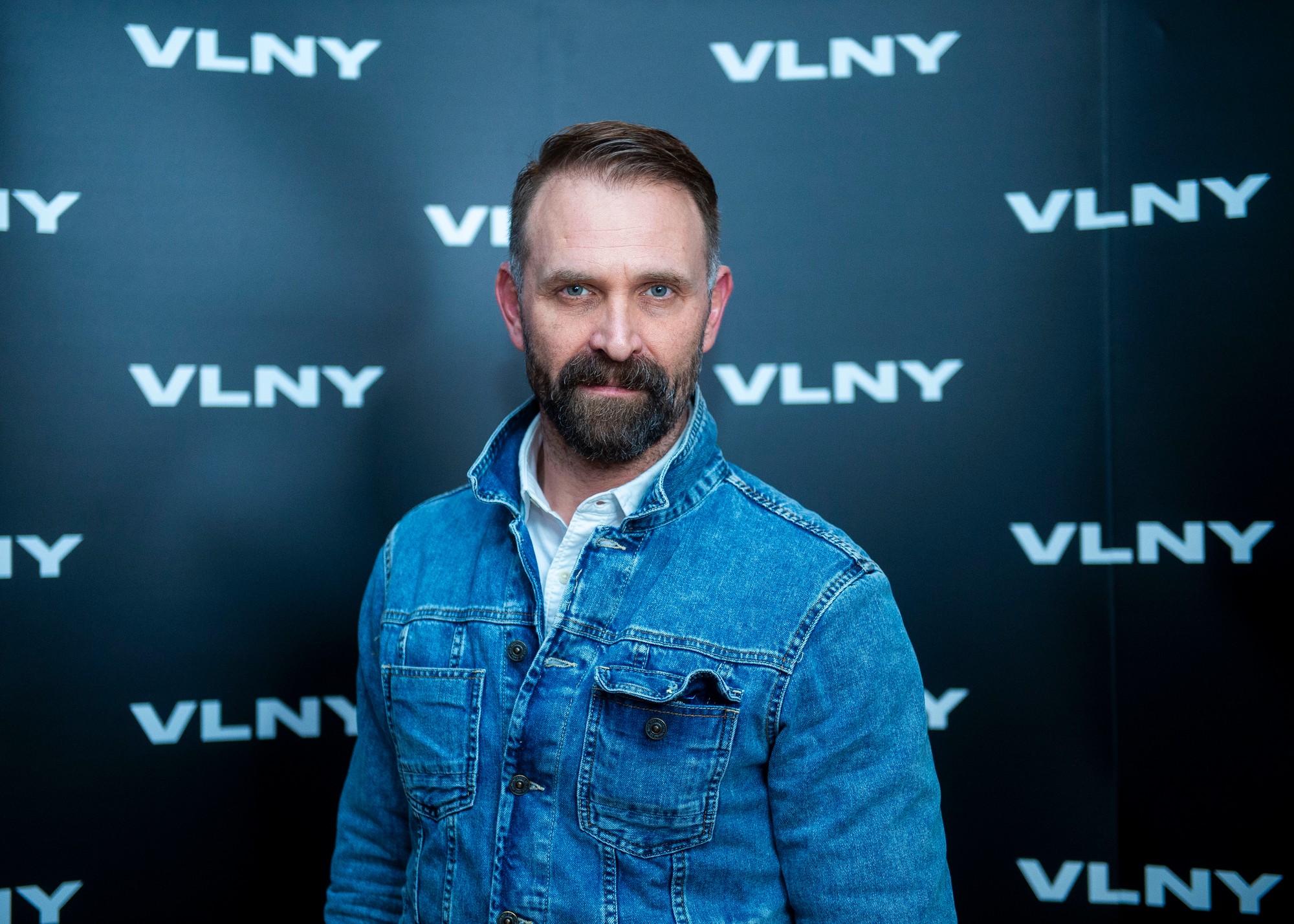 Herec Tomáš Maštalír počas predpremiéry filmu Vlny