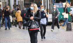 Nadchodzi &quot;potrójna epidemia&quot; wirusów. Lekarka: pozornie błaha infekcja może skończyć się niewydolnością serca