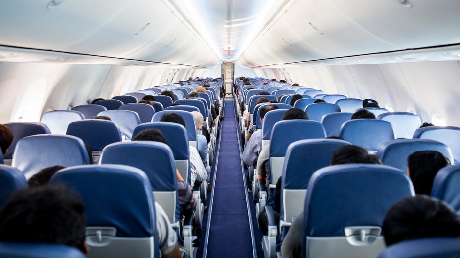 Trójka zakażonych Omikronem wśród pasażerów specjalnego lotu z Afryki do Portugalii (zdjęcie ilustracyjne)
