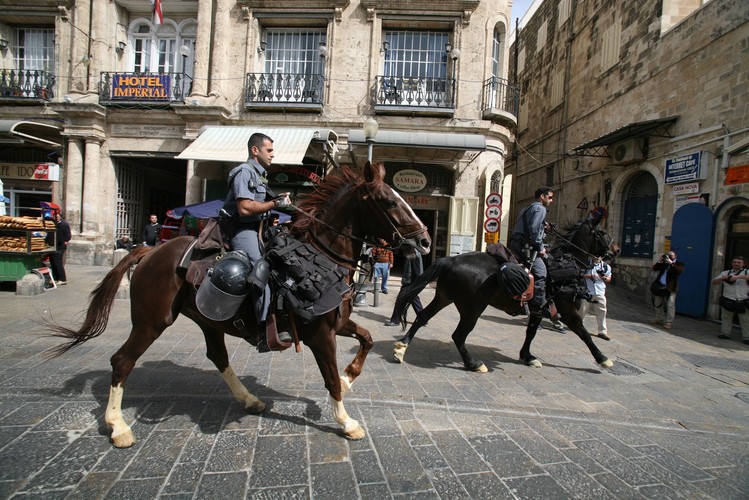 W związku z możliwością ataku terrorystycznego na ulicach Jerozolimy pojawiły się dodatkowe patrole