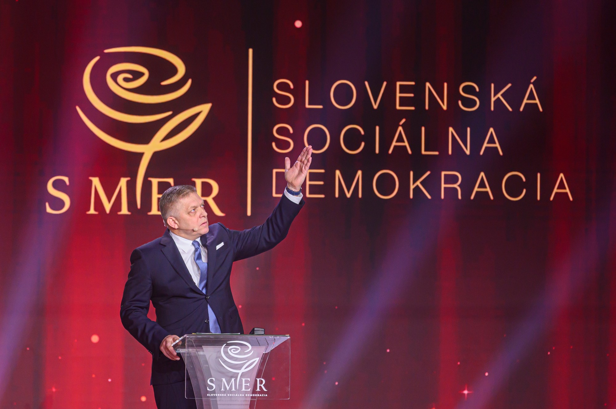 Predseda strany Smer-SD a premiér SR Robert Fico vystupuje s príhovorom na slávnostnom sneme strany Smer.