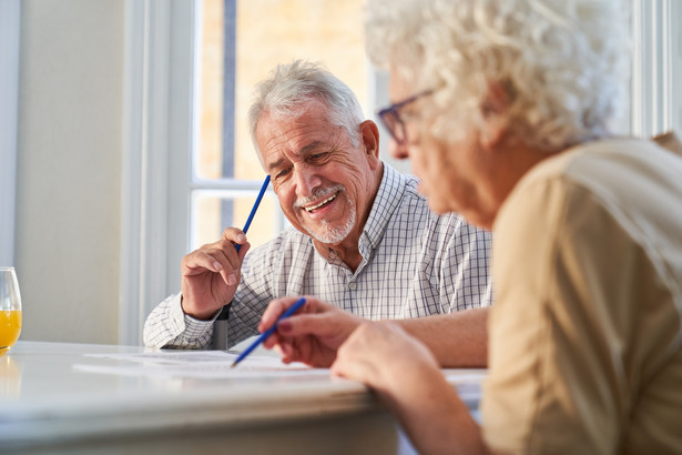 Bon senioralny to wsparcie finansowe, które ma pokryć koszty usług opiekuńczych świadczonych w miejscu zamieszkania osób starszych