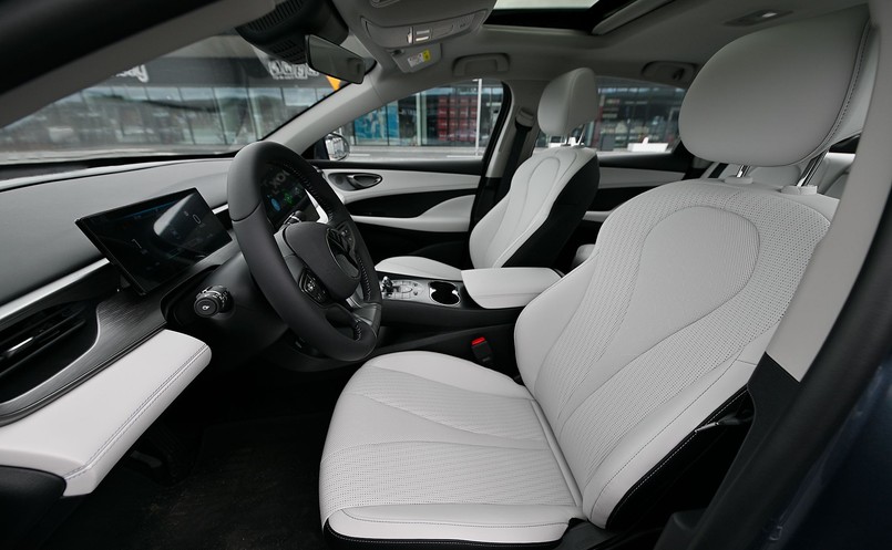 Nowy BYD Seal 5 DM-i