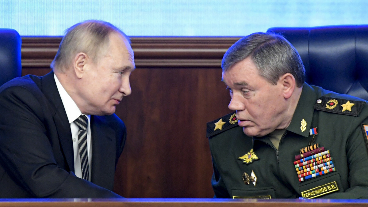 Wizyta Gierasimowa na froncie mogła być karą? "Wyobrażam sobie taką rozmowę" 