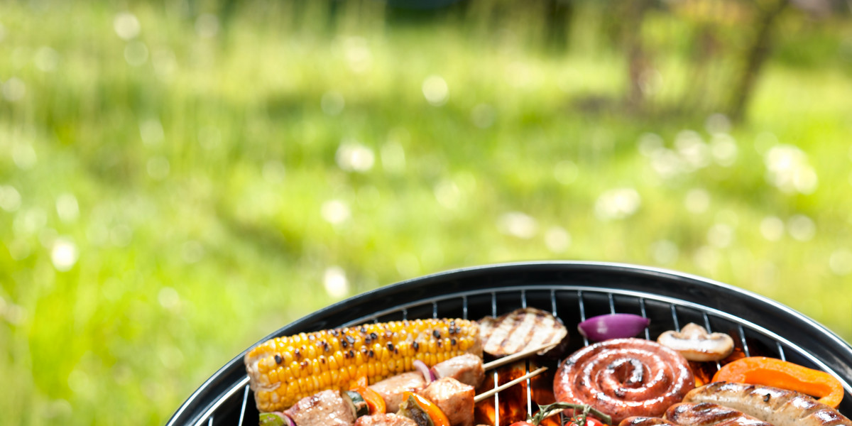 Na polskim grillu zdecydowanie króluje mięso. W dalszej kolejności plasują się chleb i piwo.