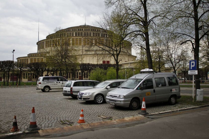 hala stulecia parking