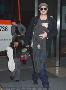 22951_brad-pitt-know-leon-zahara-220-d00017448e44d7f7de875