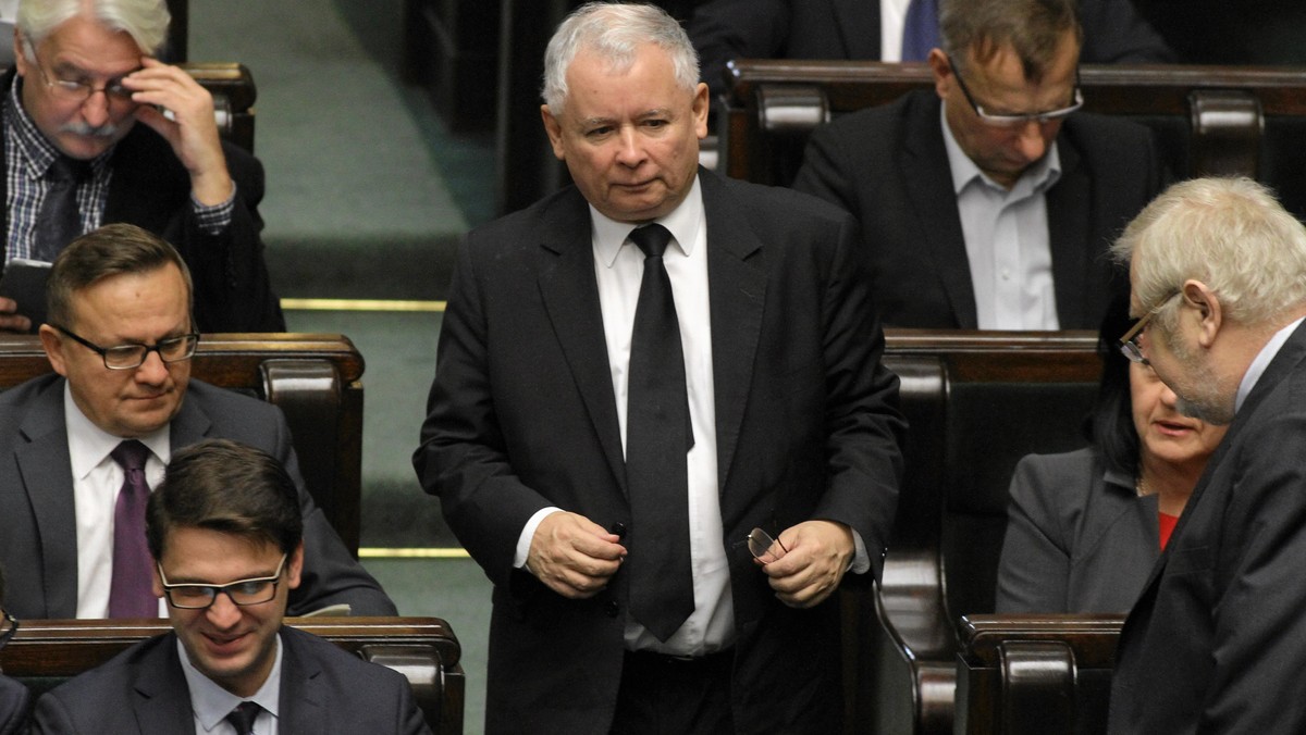 Jarosław Kaczyński wystartuje w wyborach prezydenckich – twierdzi "wSieci". Tygodnik opublikował na swoim profilu na Facebooku najnowszą okładkę. Znalazło się na niej zdjęcie prezesa PiS i Bronisława Komorowskiego z podpisem: "Będzie rewanż prezydencki".