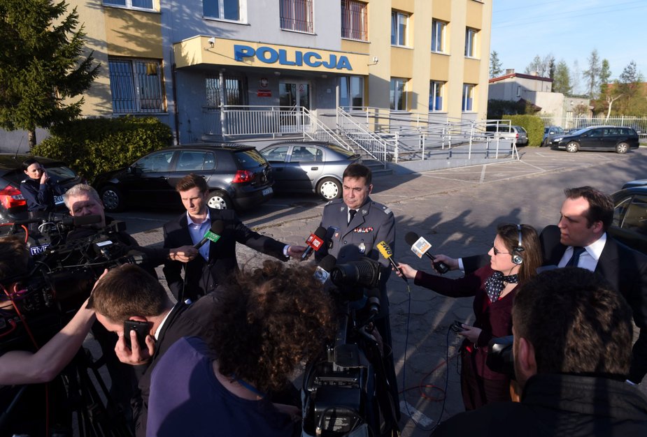 23 kwietnia 2015 r., komendant główny Policji Krzysztof Gajewski odpowiada na pytania mediów ws. strzelaniny